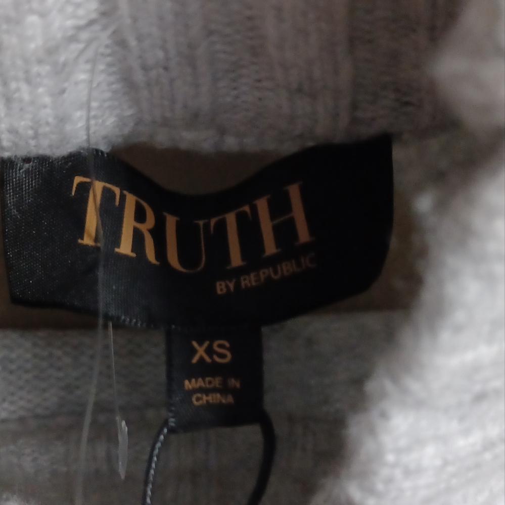 TRUTH by Republic NEW with tags Heather gray incredibly soft turtleneck sweater - Picture 8 of 10